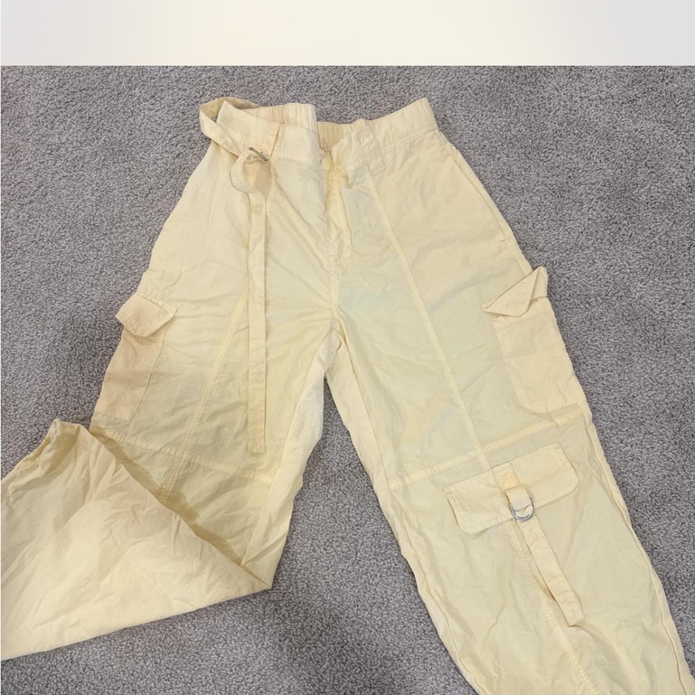 No Boundaries Light Tan Cargo Pants